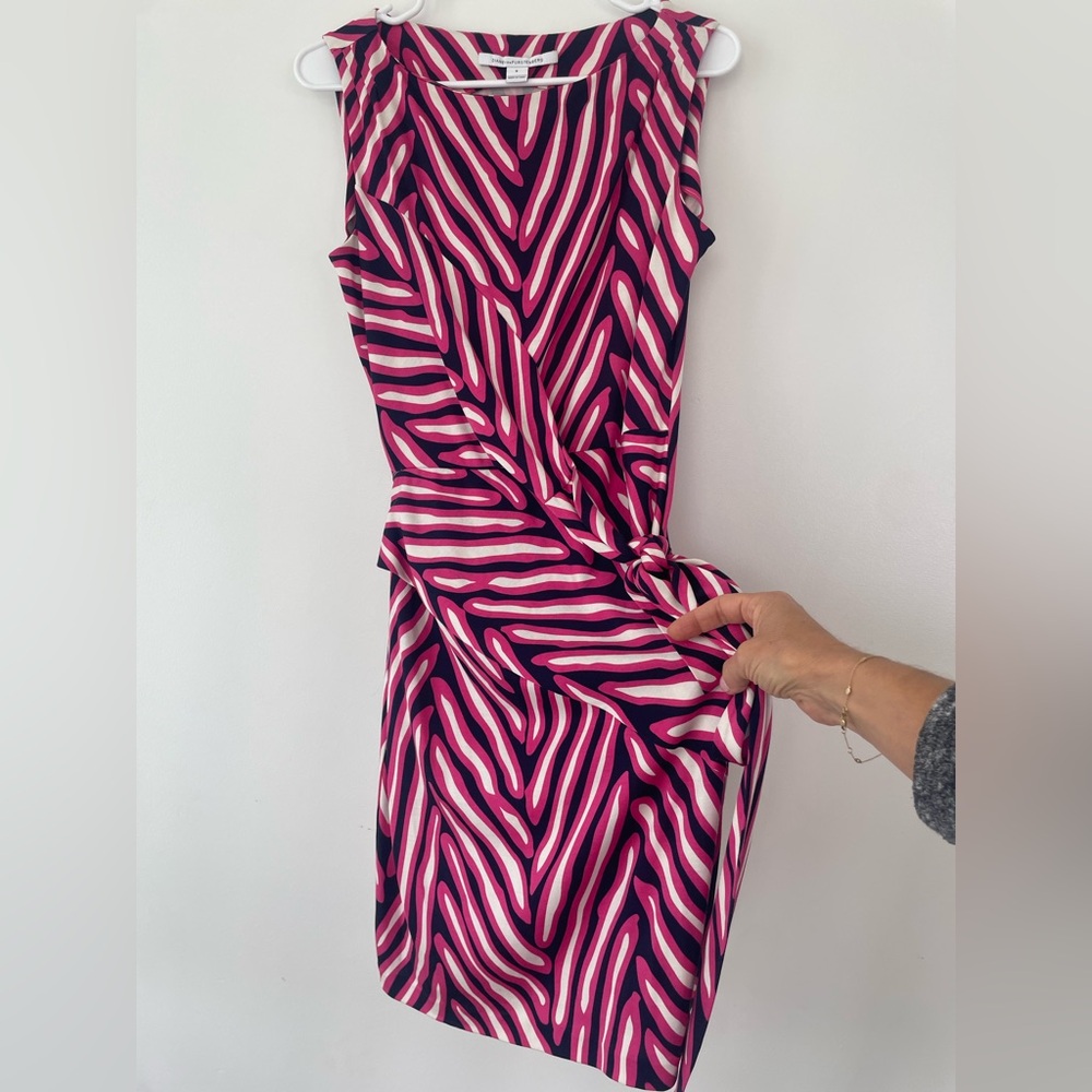Diane von Furstenberg Hot Pink and White Patterned Dress, Size 8